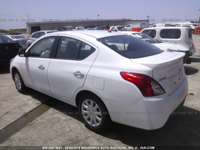 3N1CN7AP6KL852462 - 2019 NISSAN VERSA S/S PLUS/SV WHITE photo 3