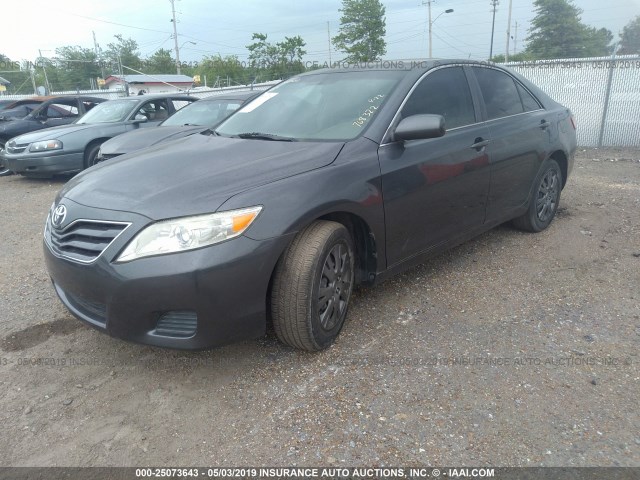 4T1BF3EKXBU768322 - 2011 TOYOTA CAMRY SE/LE/XLE GRAY photo 2