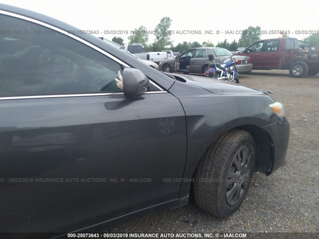 4T1BF3EKXBU768322 - 2011 TOYOTA CAMRY SE/LE/XLE GRAY photo 6