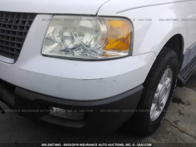 1FMRU15W34LB37447 - 2004 FORD EXPEDITION XLT WHITE photo 6