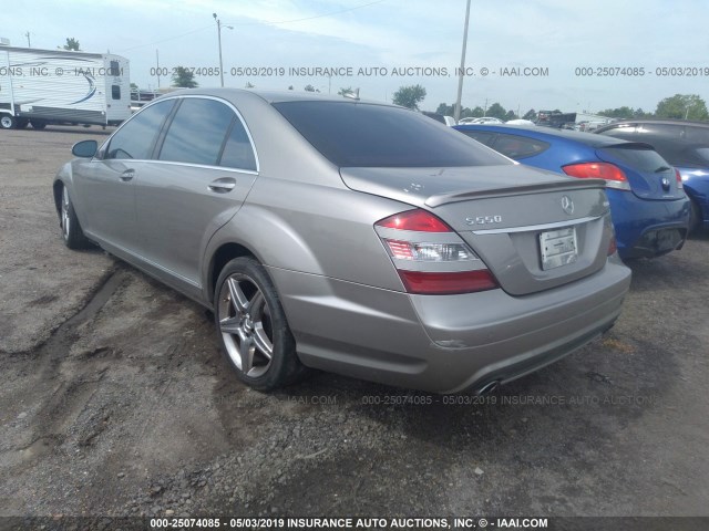 WDDNG86X29A251166 - 2009 MERCEDES-BENZ S 550 4MATIC GRAY photo 3