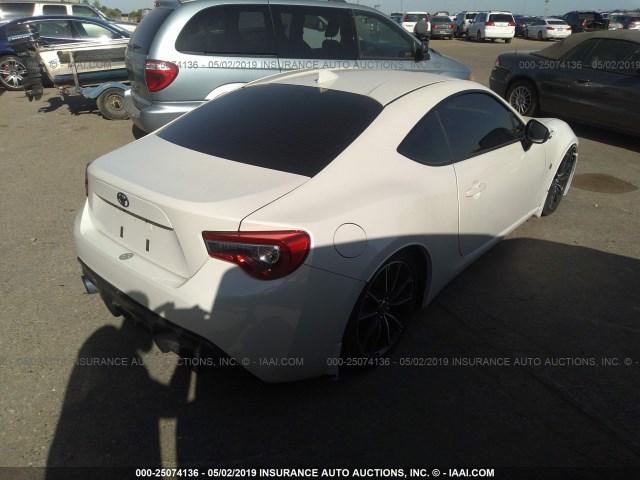 JF1ZNAA12H8703964 - 2017 TOYOTA 86 SPECIAL EDITION WHITE photo 4