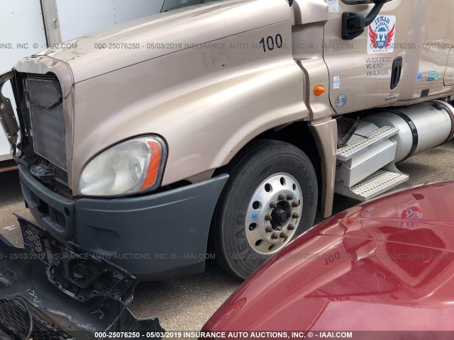 1FUJGLDR3ALAH3266 - 2010 FREIGHTLINER CASCADIA 125  BEIGE photo 2