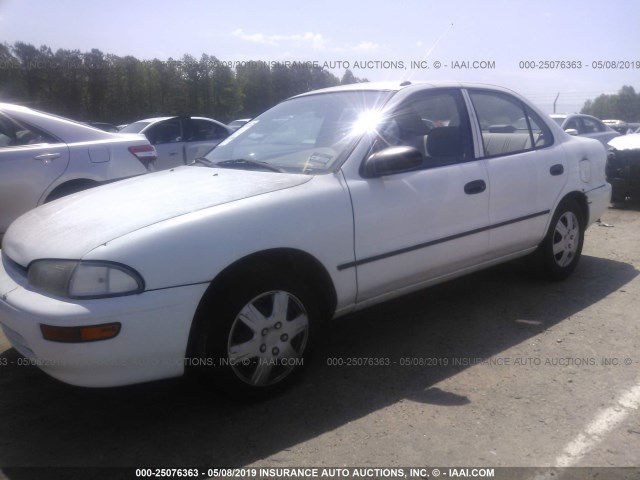 1Y1SK5265TZ046906 - 1996 GEO PRIZM LSI WHITE photo 2