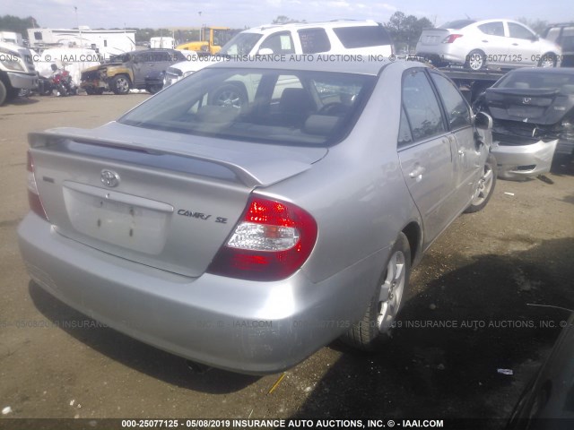 4T1BE32K43U249257 - 2003 TOYOTA CAMRY LE/XLE/SE SILVER photo 4