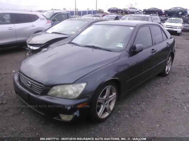 JTHBD182610030368 - 2001 LEXUS IS 300 BLACK photo 2