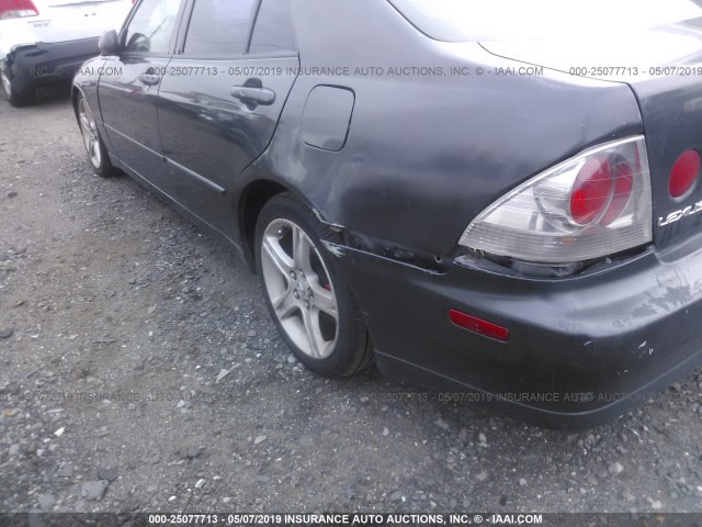 JTHBD182610030368 - 2001 LEXUS IS 300 BLACK photo 6