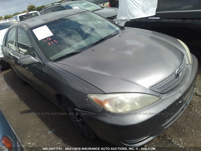 JTDBE32K120116871 - 2002 TOYOTA CAMRY LE/XLE/SE GRAY photo 1