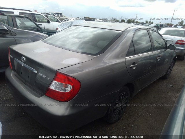 JTDBE32K120116871 - 2002 TOYOTA CAMRY LE/XLE/SE GRAY photo 4