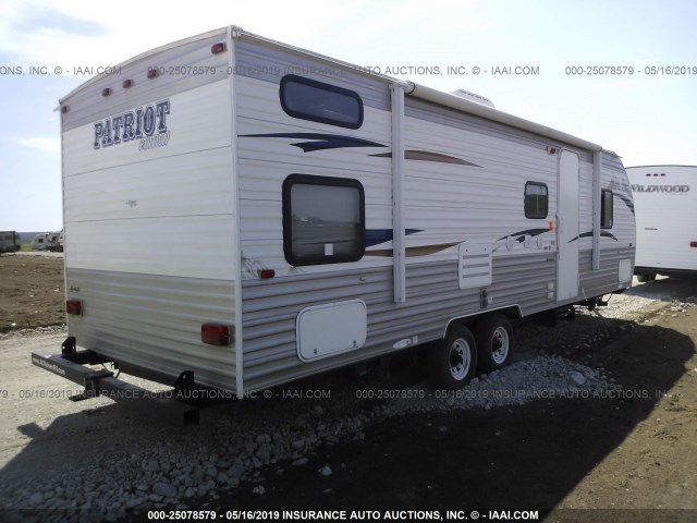 4X4TCKD28BK013320 - 2011 FOREST RIVER OTHER  WHITE photo 4