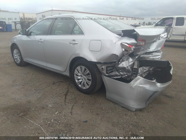 4T1BF1FK7CU063613 - 2012 TOYOTA CAMRY SE/LE/XLE SILVER photo 3