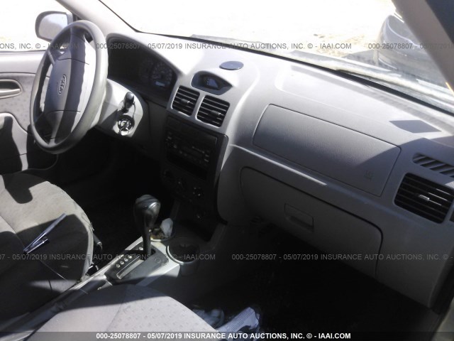 KNADC125956366600 - 2005 KIA RIO SILVER photo 5