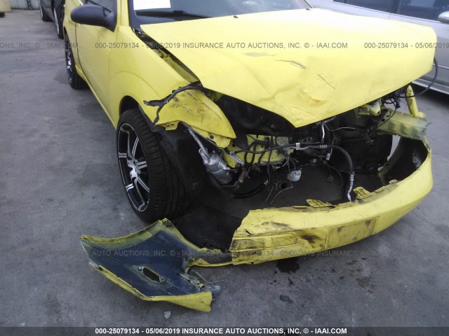 3FAFP31N05R114448 - 2005 FORD FOCUS ZX3 YELLOW photo 6