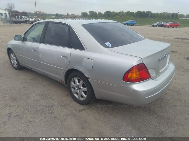 4T1BF28B52U209086 - 2002 TOYOTA AVALON XL/XLS SILVER photo 3