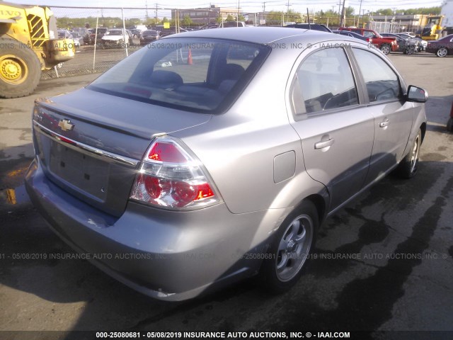 KL1TD5DE9AB130733 - 2010 CHEVROLET AVEO LS/LT ნაცრისფერი ფოტო 4