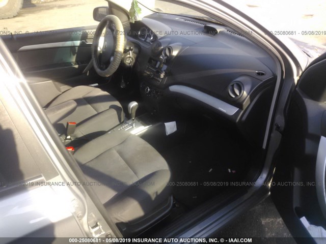KL1TD5DE9AB130733 - 2010 CHEVROLET AVEO LS/LT ნაცრისფერი ფოტო 5