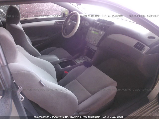 4T1CA38PX4U018979 - 2004 TOYOTA CAMRY SOLARA SE/SLE SILVER photo 5