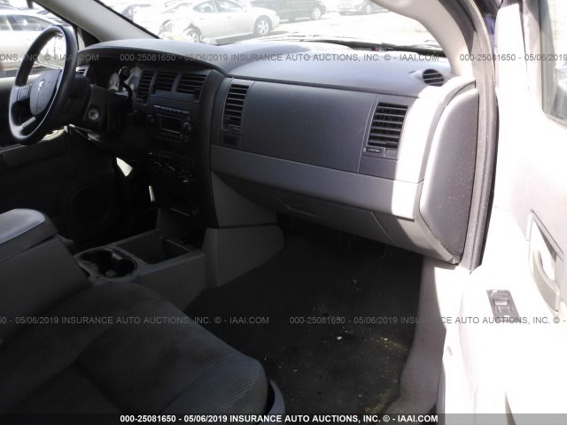 1D4HB38N86F177788 - 2006 DODGE DURANGO SXT BLACK photo 5