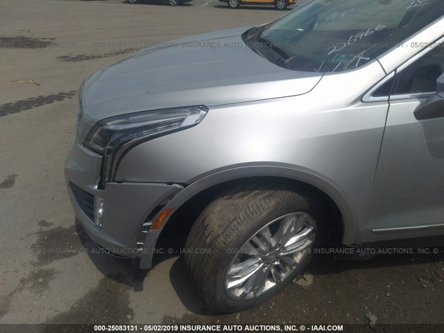 1GYKNFRS9JZ226966 - 2018 CADILLAC XT5 PREMIUM LUXURY SILVER photo 6