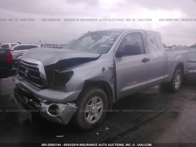 5TFRY5F17DX134272 - 2013 TOYOTA TUNDRA DOUBLE CAB SR5 GRAY photo 2