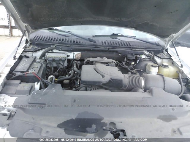 1FMRU15W33LC56761 - 2003 FORD EXPEDITION XLT WHITE photo 10