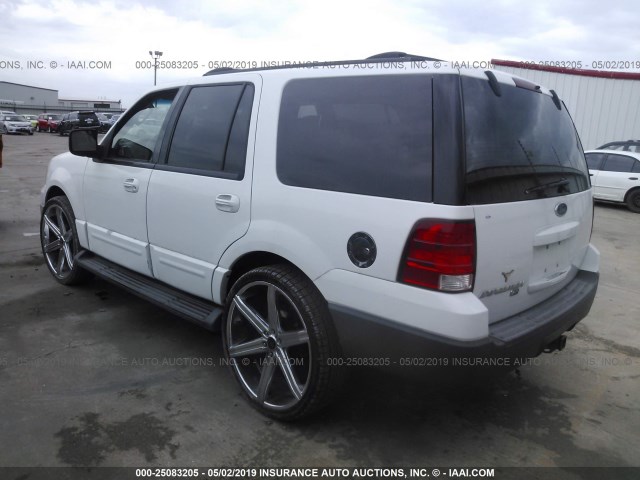 1FMRU15W33LC56761 - 2003 FORD EXPEDITION XLT WHITE photo 3