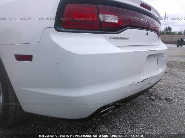 2C3CDXAT8CH221143 - 2012 DODGE CHARGER POLICE WHITE photo 6