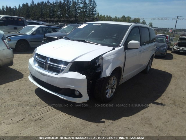 2C4RDGCG0JR241285 - 2018 DODGE GRAND CARAVAN SXT WHITE photo 2