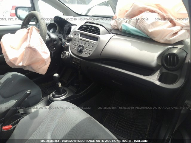 JHMGE87259S035641 - 2009 HONDA FIT SILVER photo 5