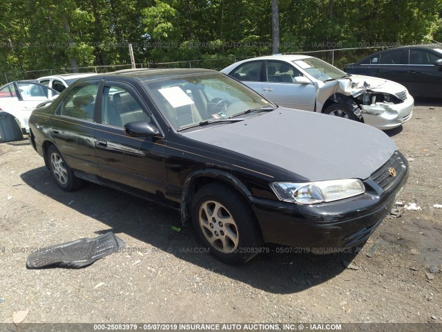 4T1BF28K4WU062362 - 1998 TOYOTA CAMRY CE/LE/XLE BLACK photo 1