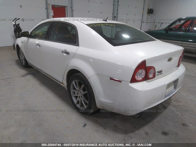 1G1ZK57718F207645 - 2008 CHEVROLET MALIBU LTZ WHITE photo 3