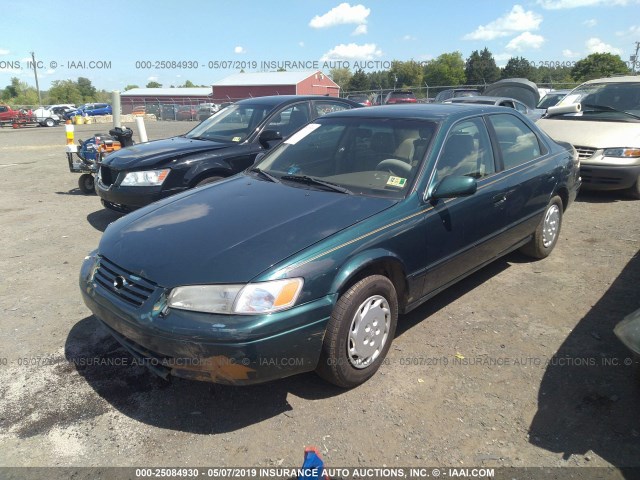 4T1BG22K2VU143932 - 1997 TOYOTA CAMRY CE/LE/XLE GREEN photo 2