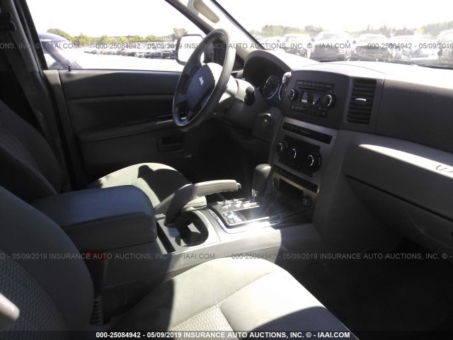 1J8HR48P17C647199 - 2007 JEEP GRAND CHEROKEE LAREDO/COLUMBIA/FREEDOM 灰色 照片 5