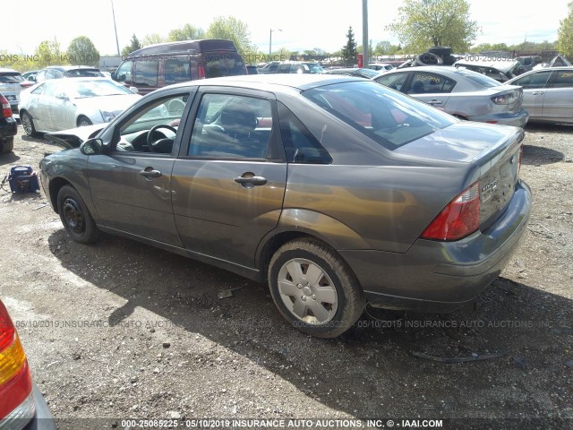 1FAFP34N86W130987 - 2006 FORD FOCUS ZX4 GRAY photo 3