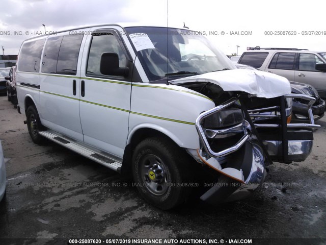 1GAZGYFG3F1185114 - 2015 CHEVROLET EXPRESS G3500 LT WHITE photo 1