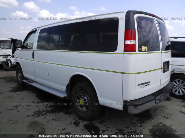 1GAZGYFG3F1185114 - 2015 CHEVROLET EXPRESS G3500 LT WHITE photo 3