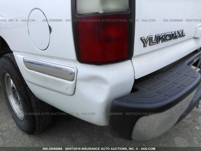 1GKEC16T01J257633 - 2001 GMC YUKON XL C1500 WHITE photo 6