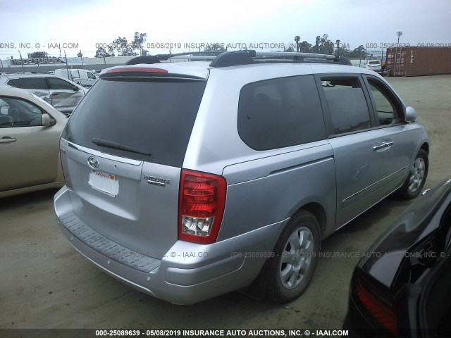 KNDMC233986044940 - 2008 HYUNDAI ENTOURAGE GLS/SE/LIMITED ვერცხლისფერი ფოტო 4