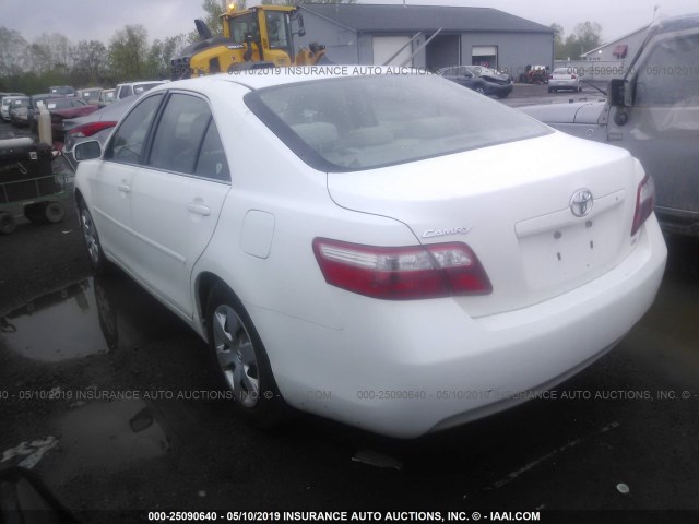 JTNBE46K773069136 - 2007 TOYOTA CAMRY NEW GENERAT CE/LE/XLE/SE WHITE photo 3