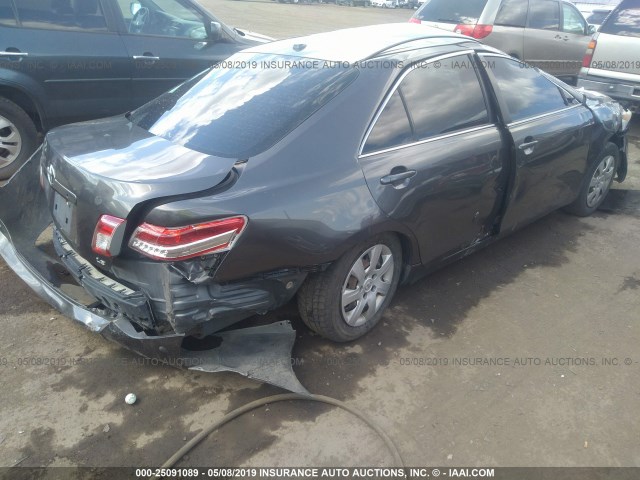 JTNBF3EK5B3008837 - 2011 TOYOTA CAMRY SE/LE/XLE 灰色 照片 4