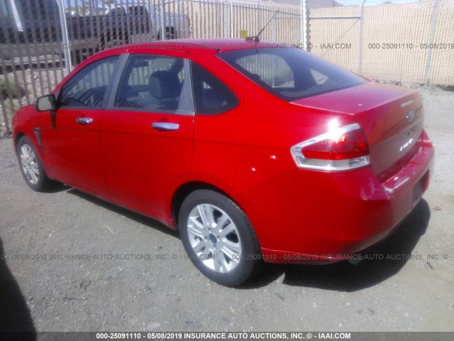 1FAHP35N48W263563 - 2008 FORD FOCUS SE/SEL/SES RED photo 3