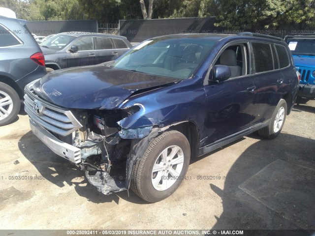 5TDZK3EH4CS068370 - 2012 TOYOTA HIGHLANDER SE BLUE photo 2