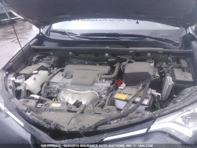 JTMZFREV6JJ738329 - 2018 TOYOTA RAV4 LE GRAY photo 10