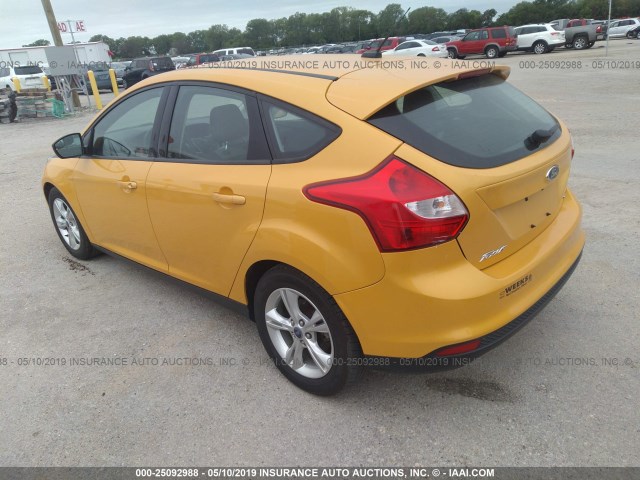 1FAHP3K20CL123787 - 2012 FORD FOCUS SE YELLOW photo 3