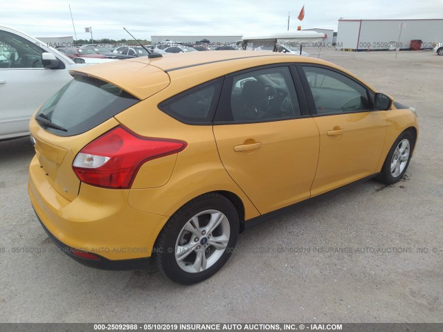 1FAHP3K20CL123787 - 2012 FORD FOCUS SE YELLOW photo 4