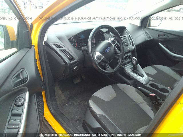 1FAHP3K20CL123787 - 2012 FORD FOCUS SE YELLOW photo 5