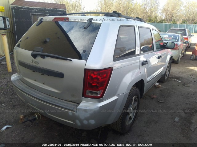 1J4HR48NX5C731891 - 2005 JEEP GRAND CHEROKEE LAREDO/COLUMBIA/FREEDOM 银色 照片 4