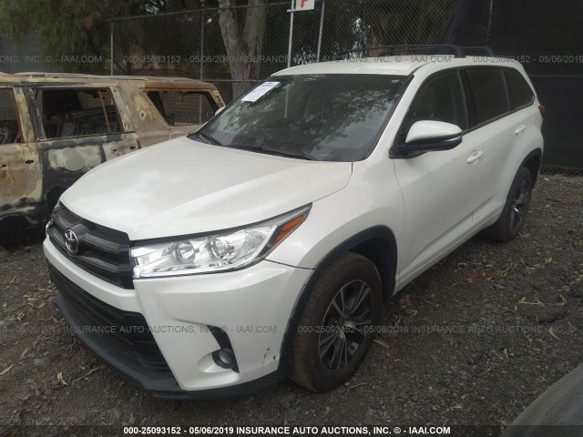 5TDZARFH9HS024506 - 2017 TOYOTA HIGHLANDER LE WHITE photo 2