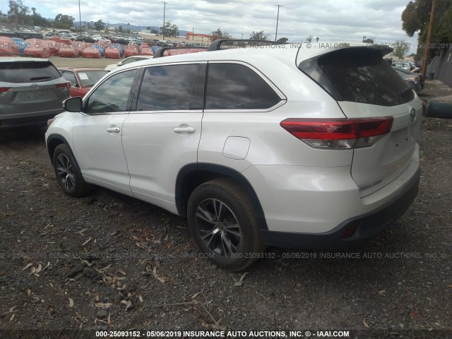 5TDZARFH9HS024506 - 2017 TOYOTA HIGHLANDER LE WHITE photo 3