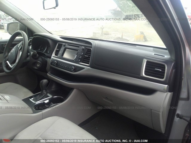 5TDZKRFH3GS185316 - 2016 TOYOTA HIGHLANDER LE/LE PLUS 灰色 照片 5